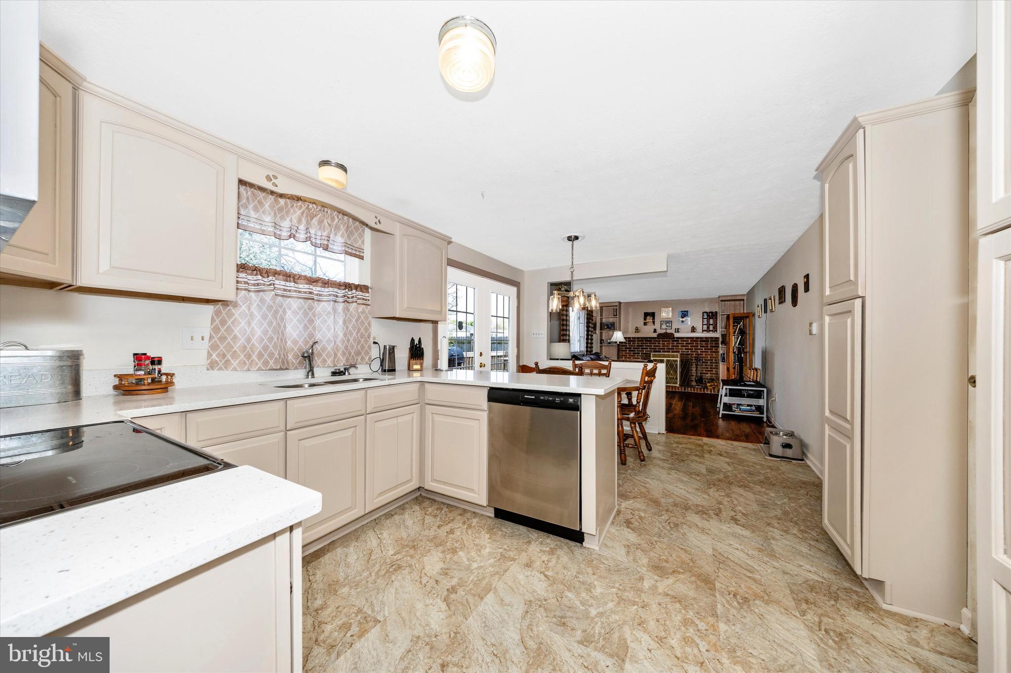 AMBER MEADOWS - Residential