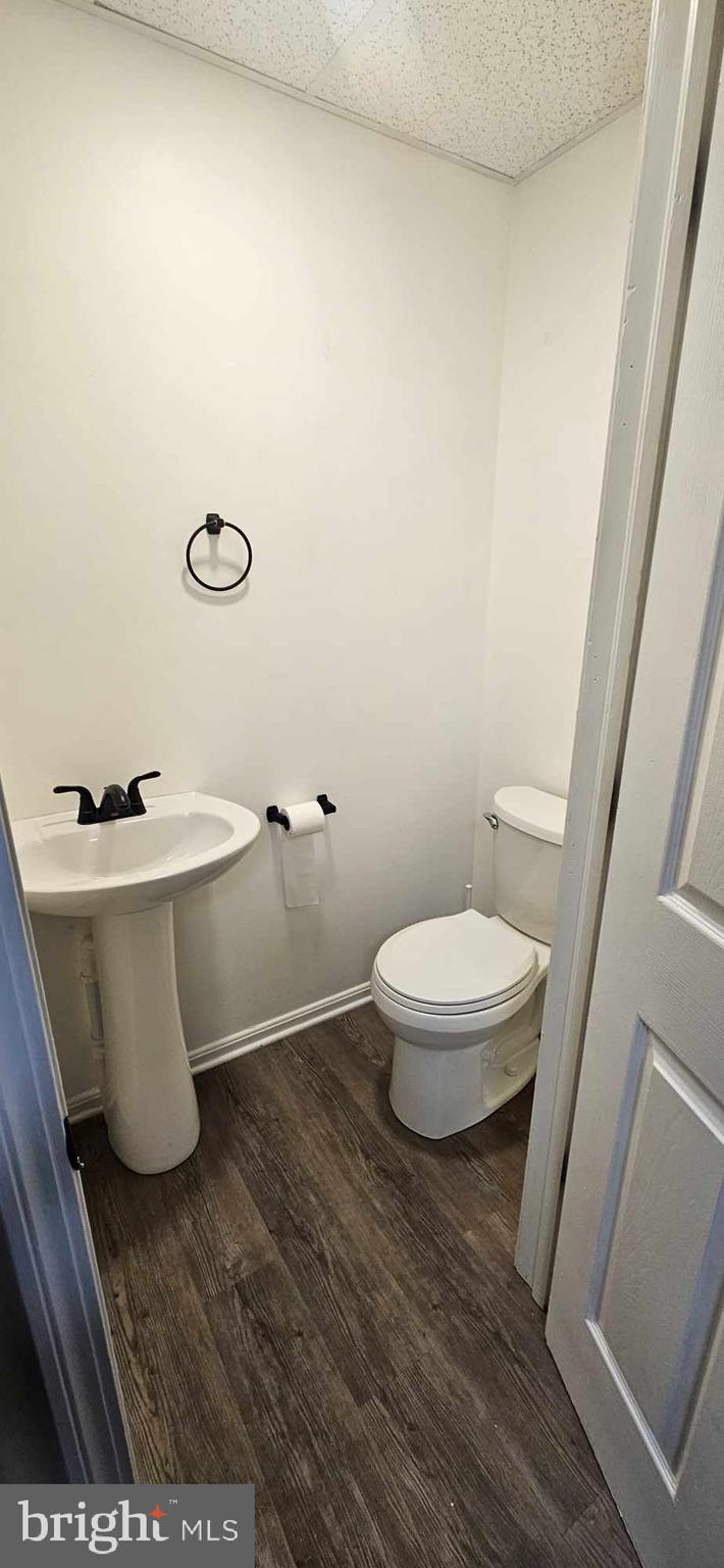 OXFORD VILLAGE - Residential Lease