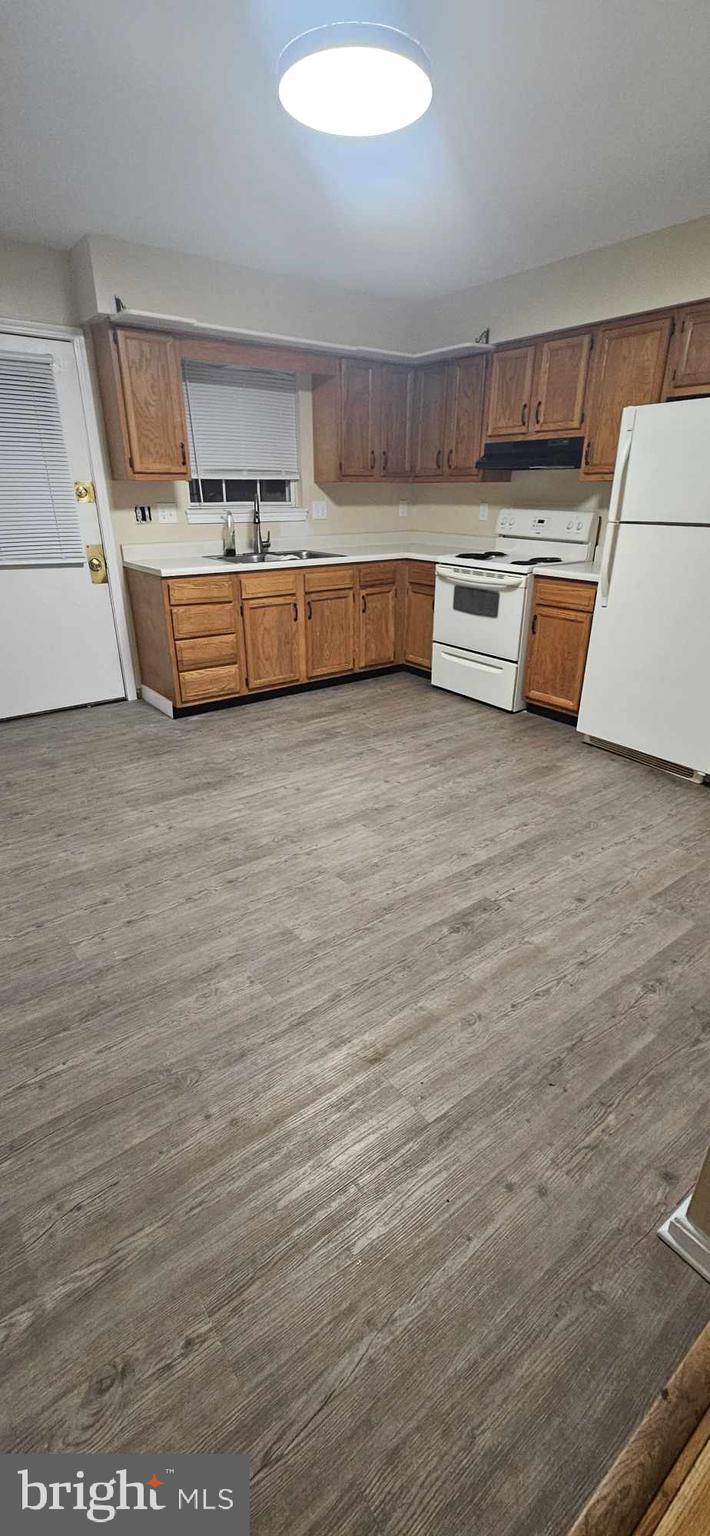 OXFORD VILLAGE - Residential Lease