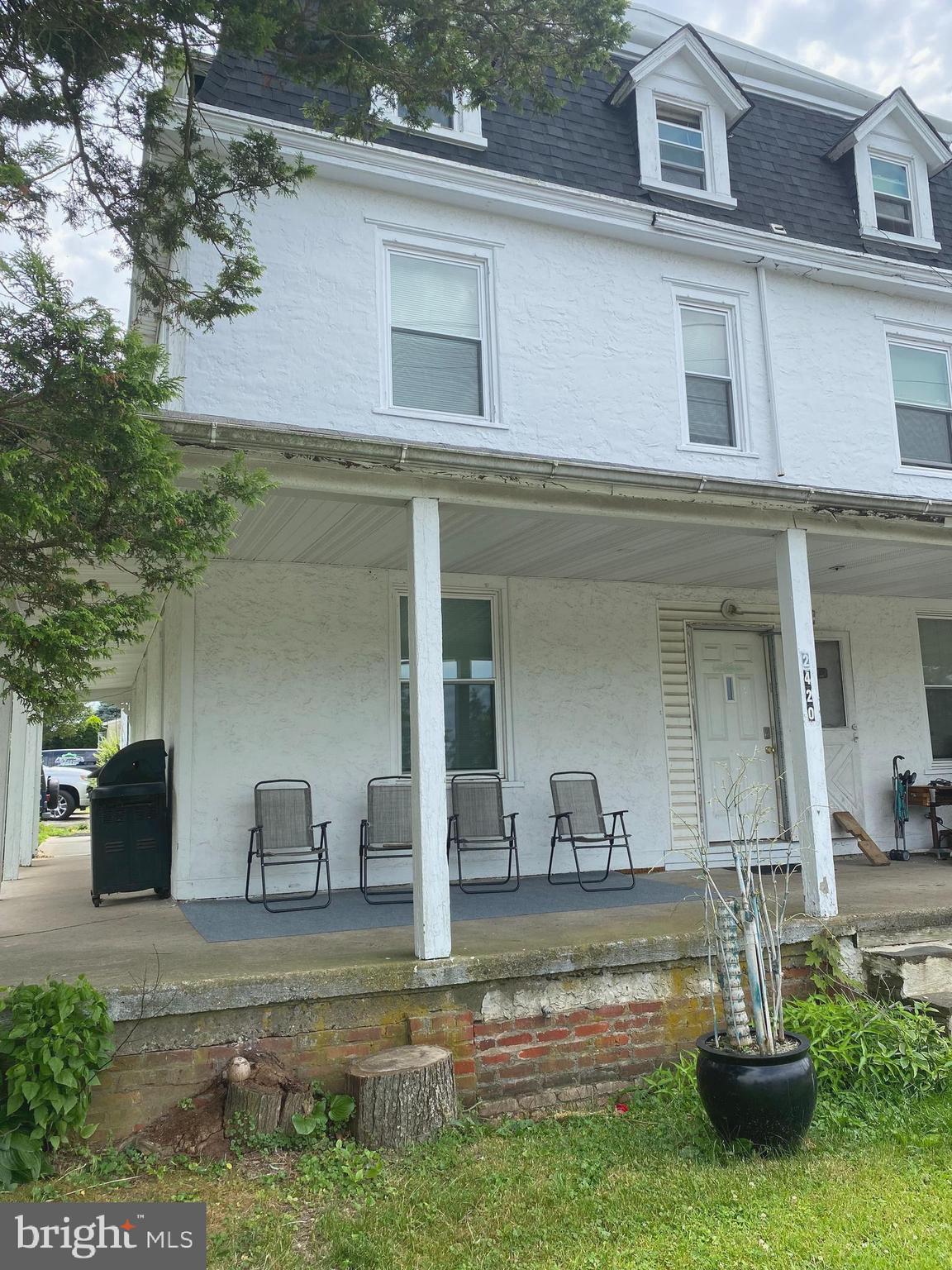 Willow Grove efficiency available soon! 1st floor unit in an apartment building just behind Willow Grove Park mall. Conveniently located very close to Septa routes for easy travel. Landlord is a PA licensed real estate agent. Agent related to owner. First, last and security due at move in, tenant pays PECO electric. No dogs