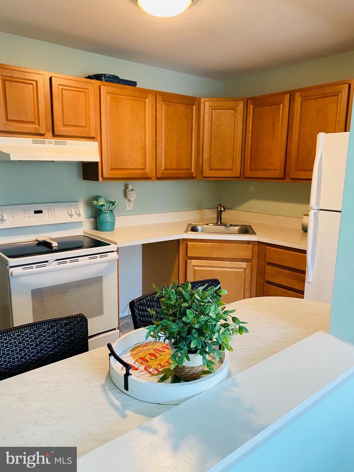 HICKORY HILLS CONDOMINIUMS - Residential