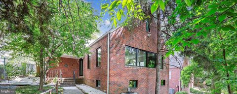 8423 PINEY BRANCH ROAD TAKOMA PARK MD 20901