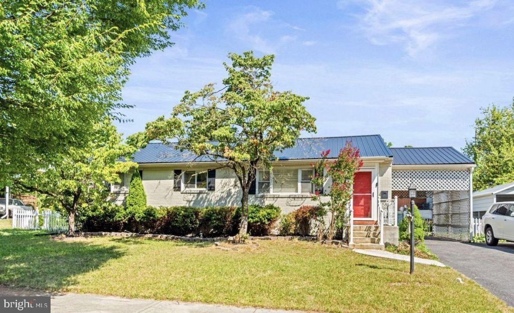 Photo of 3404 Ridgeway Road, HARRISBURG, PA 17109 (MLS # PADA2052542)