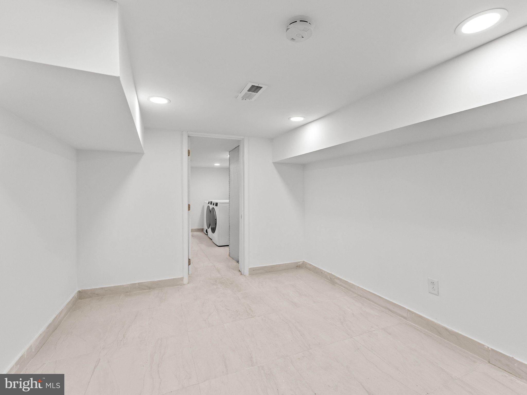 POINT BREEZE - Residential Lease