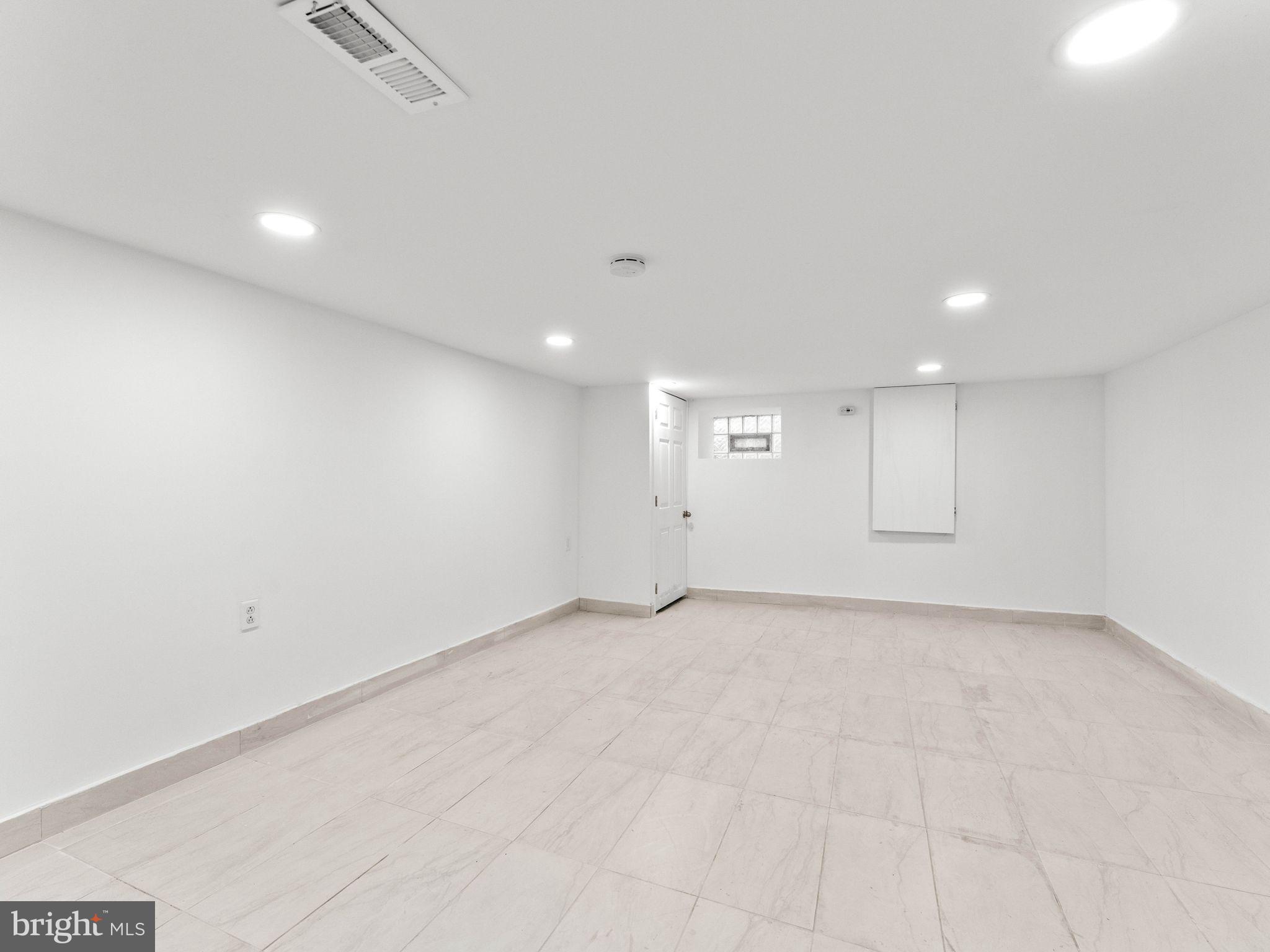 POINT BREEZE - Residential Lease