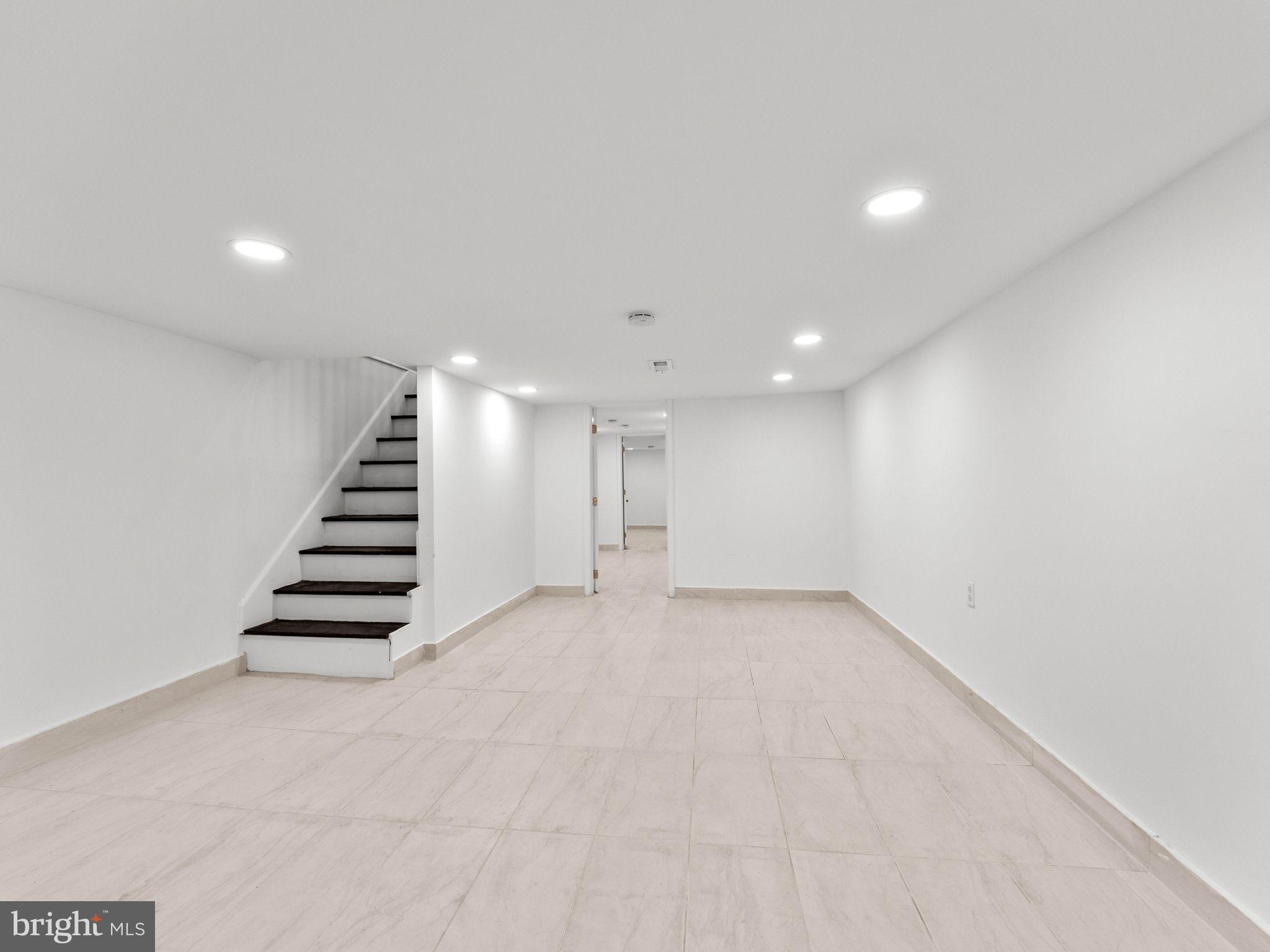 POINT BREEZE - Residential Lease