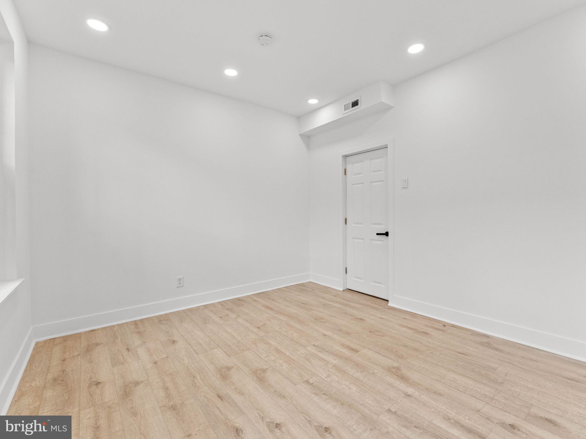 POINT BREEZE - Residential Lease
