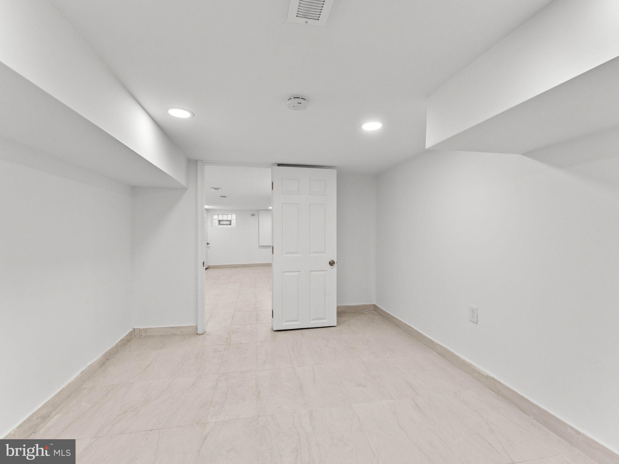 POINT BREEZE - Residential Lease