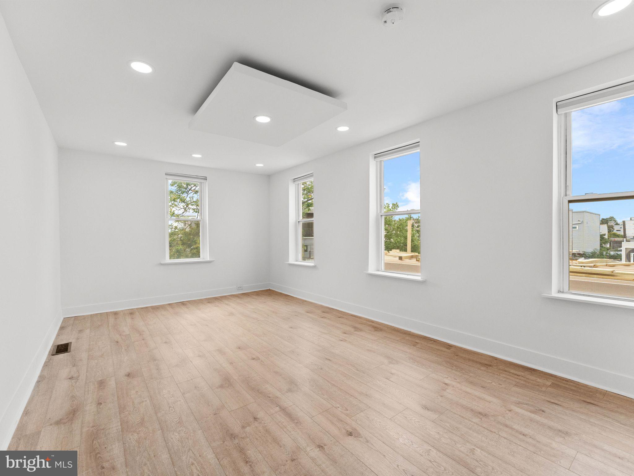 POINT BREEZE - Residential Lease