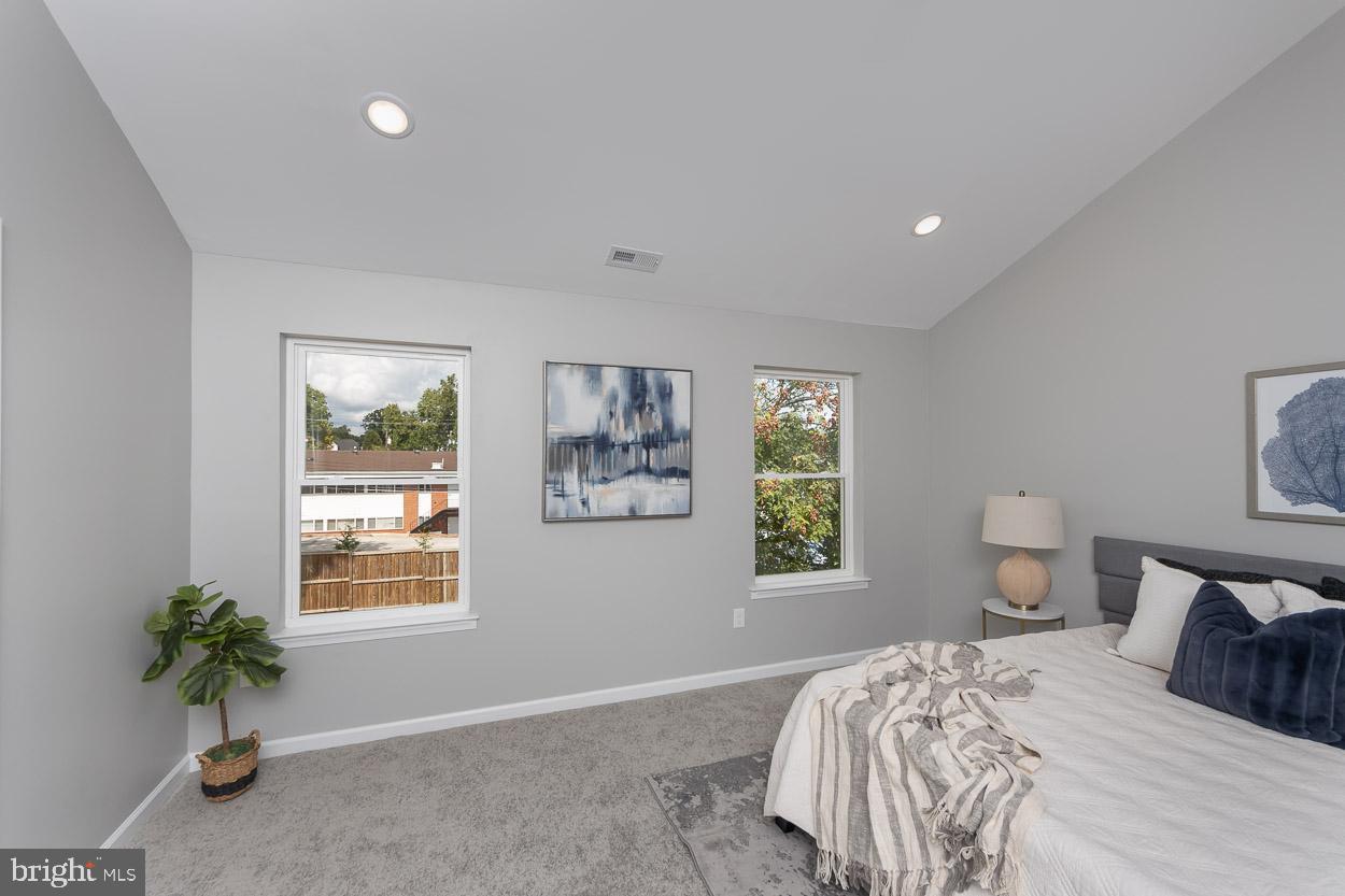 HILLENDALE PARK - Residential