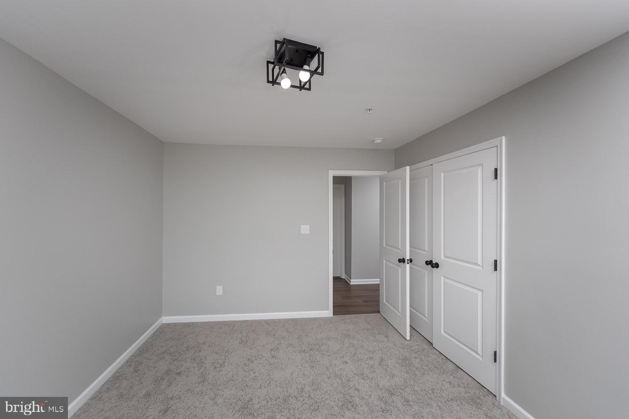 HILLENDALE PARK - Residential