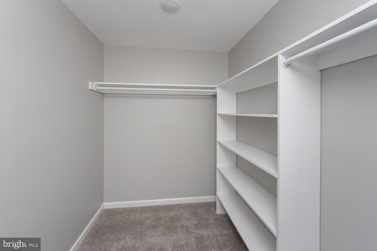 HILLENDALE PARK - Residential