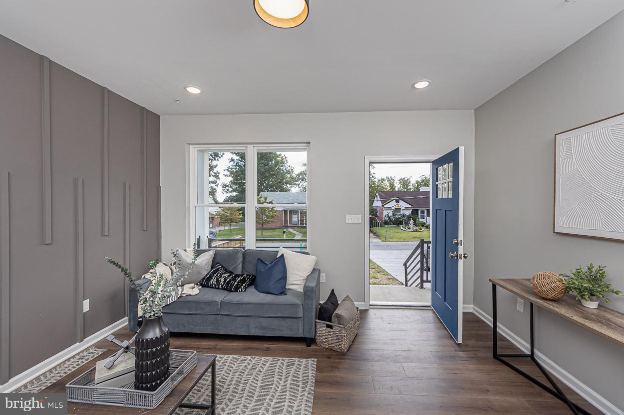 HILLENDALE PARK - Residential