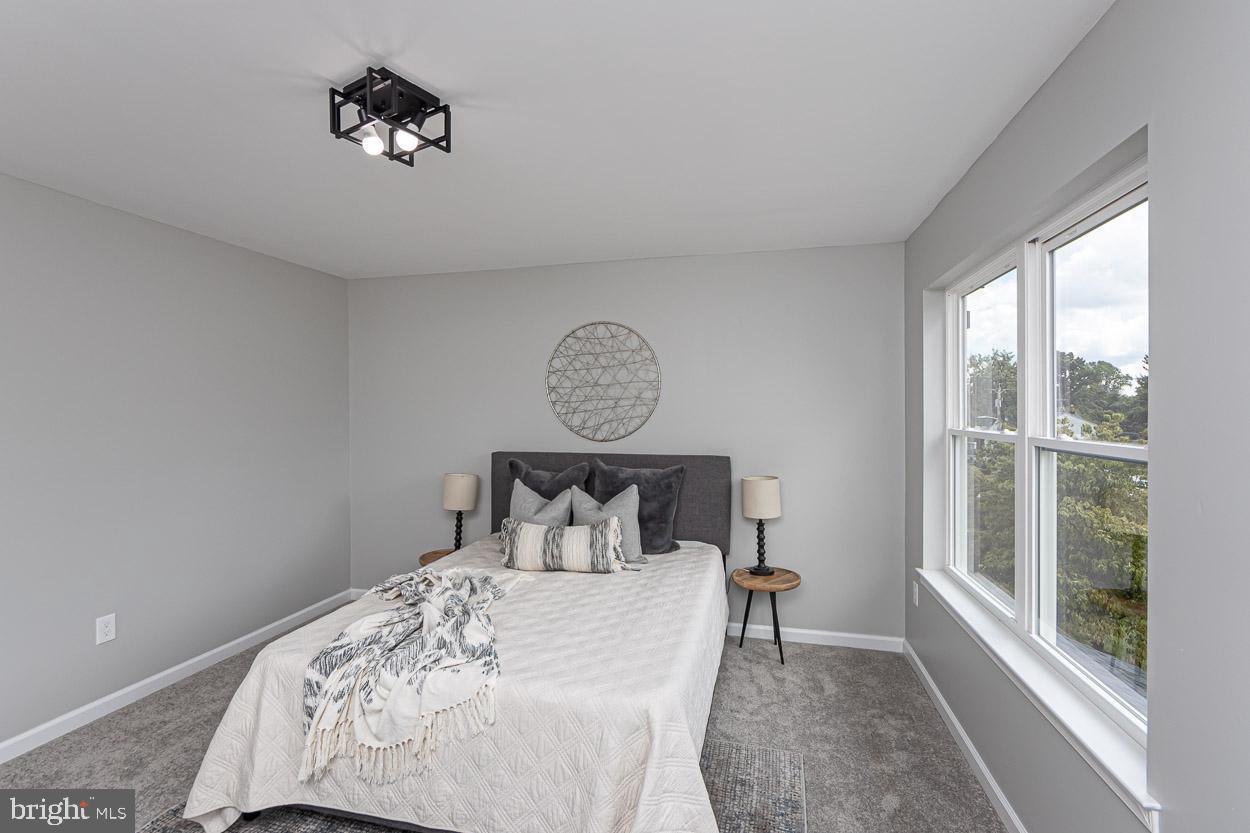 HILLENDALE PARK - Residential