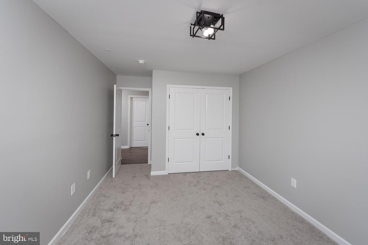 HILLENDALE PARK - Residential