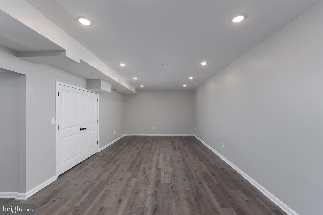 HILLENDALE PARK - Residential