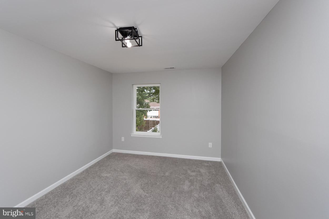 HILLENDALE PARK - Residential