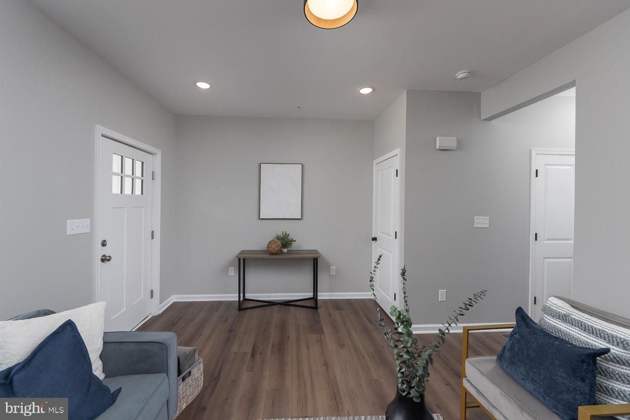 HILLENDALE PARK - Residential