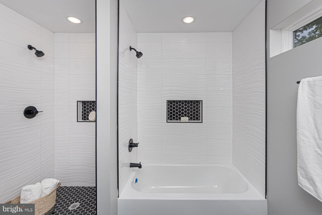 HILLENDALE PARK - Residential