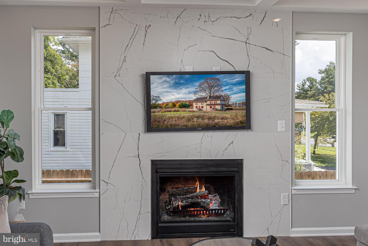 HILLENDALE PARK - Residential