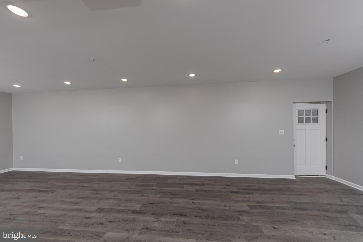 HILLENDALE PARK - Residential