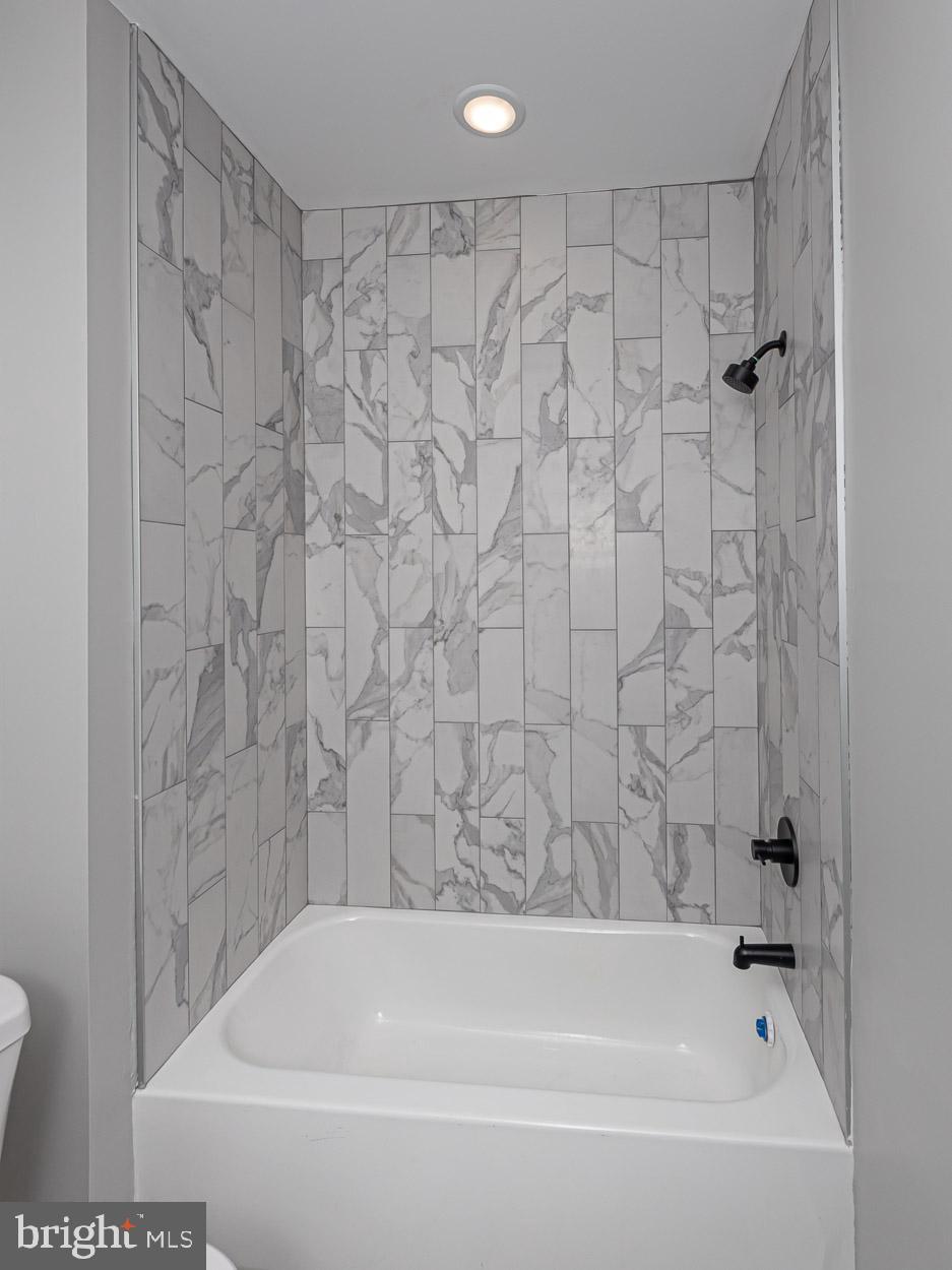 HILLENDALE PARK - Residential