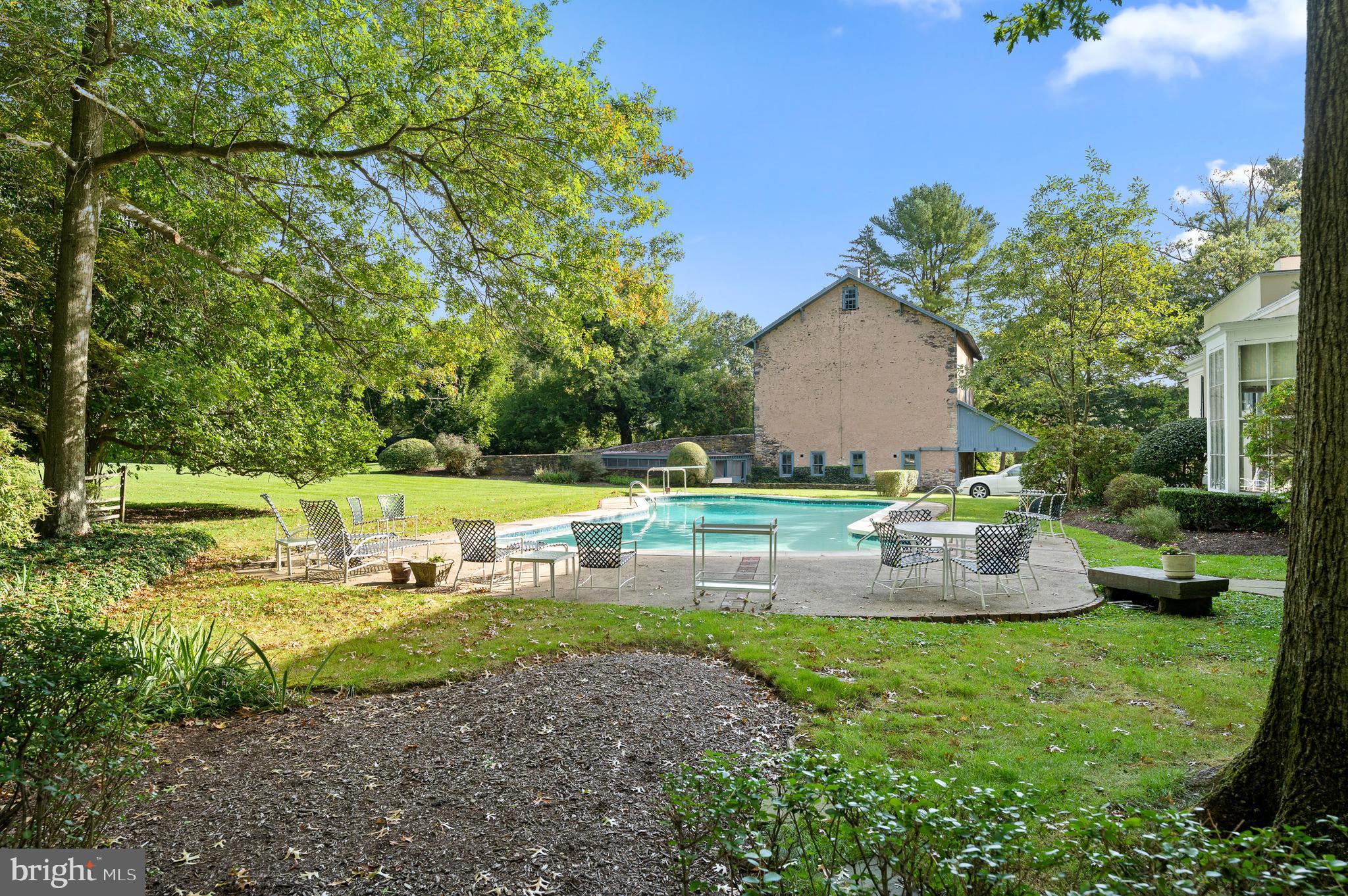 GLADWYNE - Residential