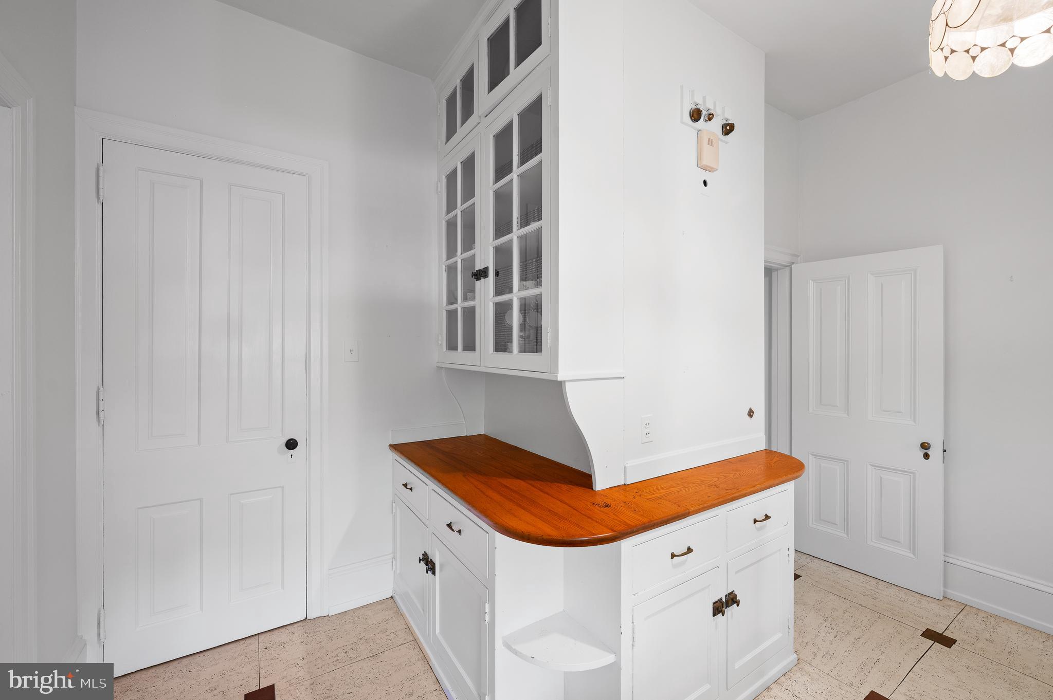 GLADWYNE - Residential