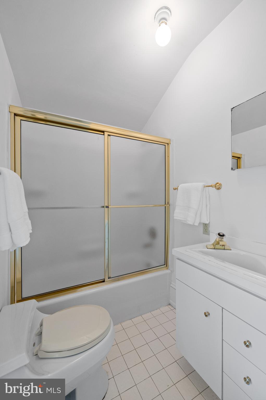 GLADWYNE - Residential