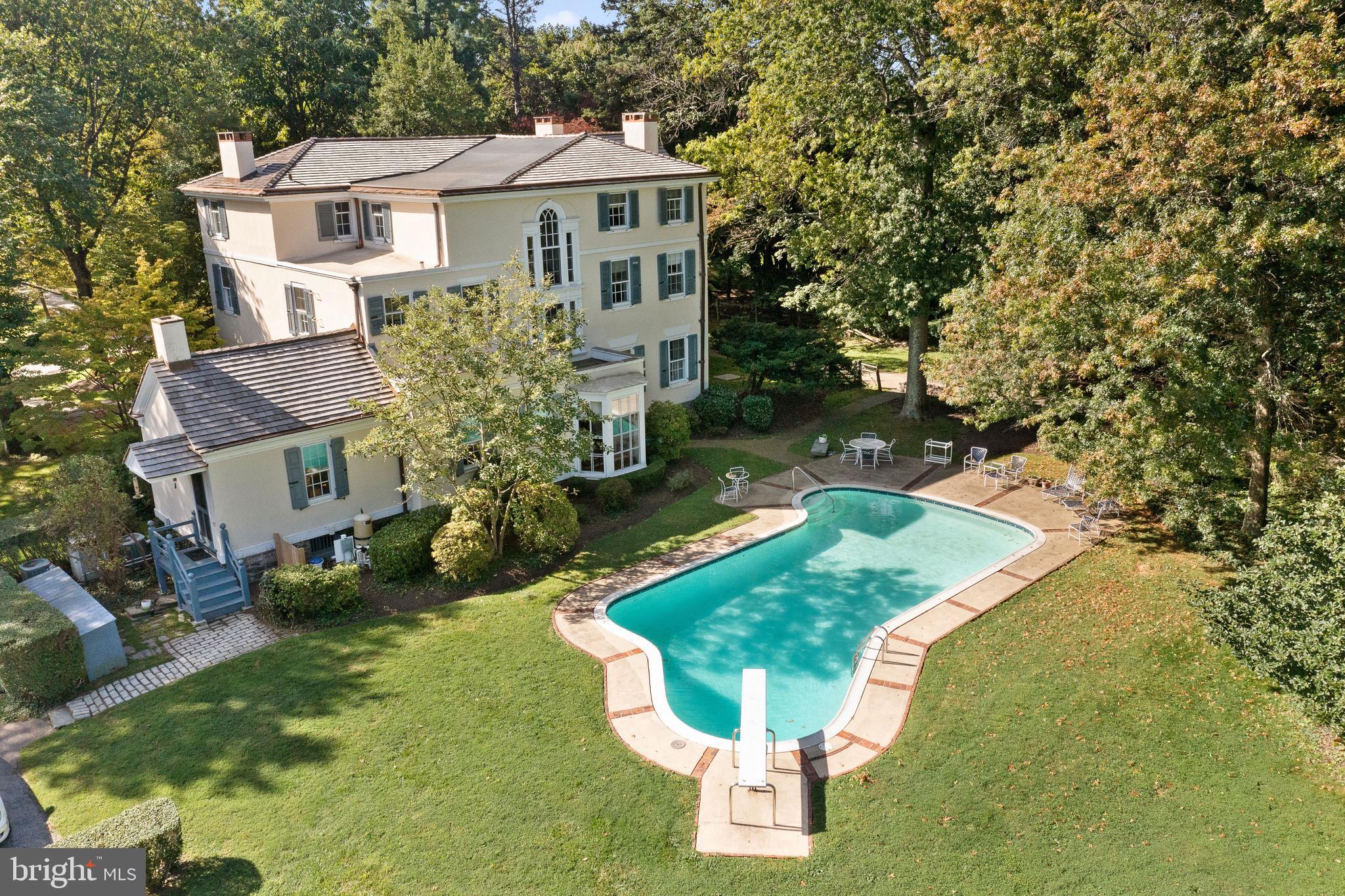 GLADWYNE - Residential