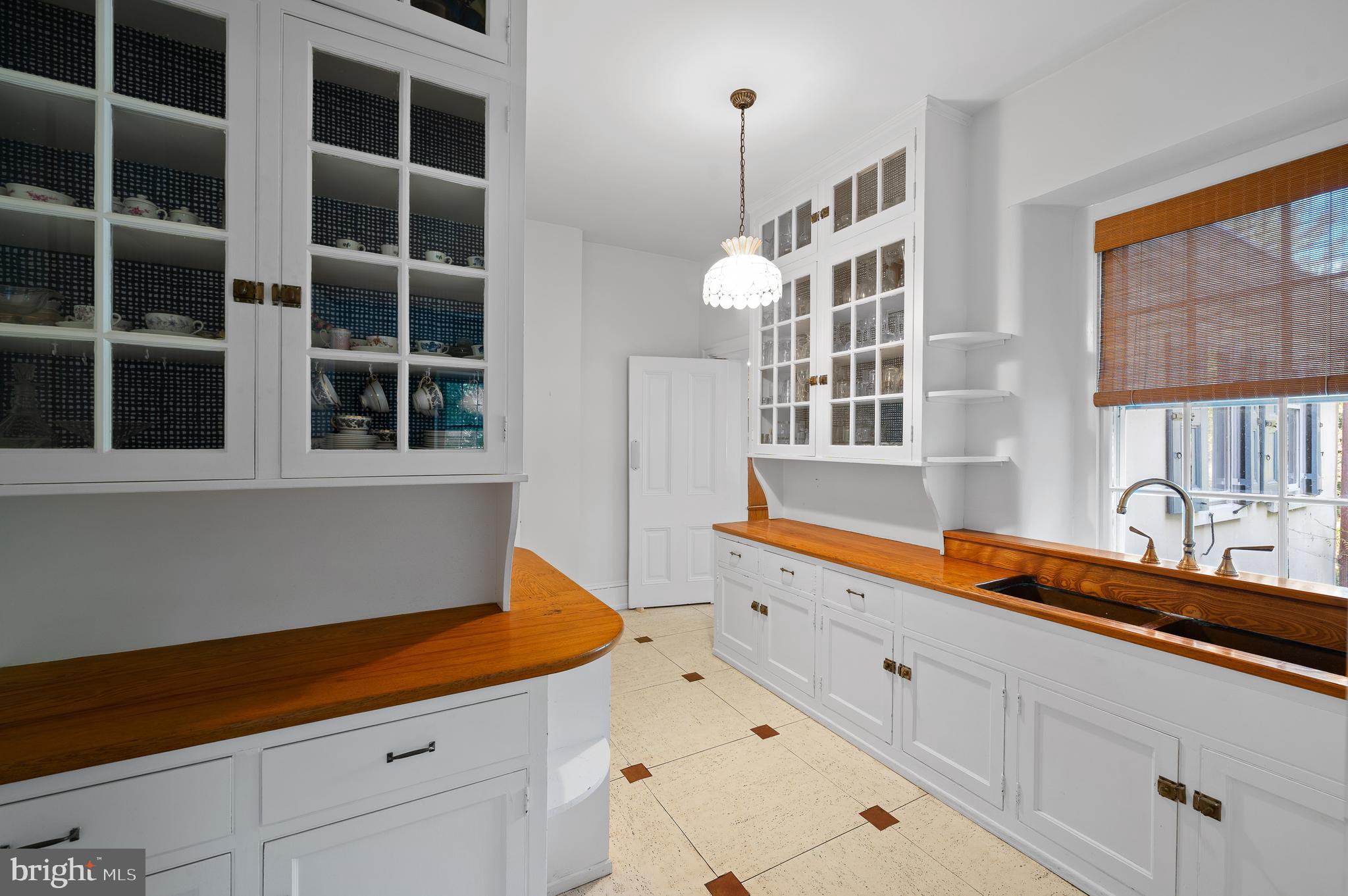 GLADWYNE - Residential