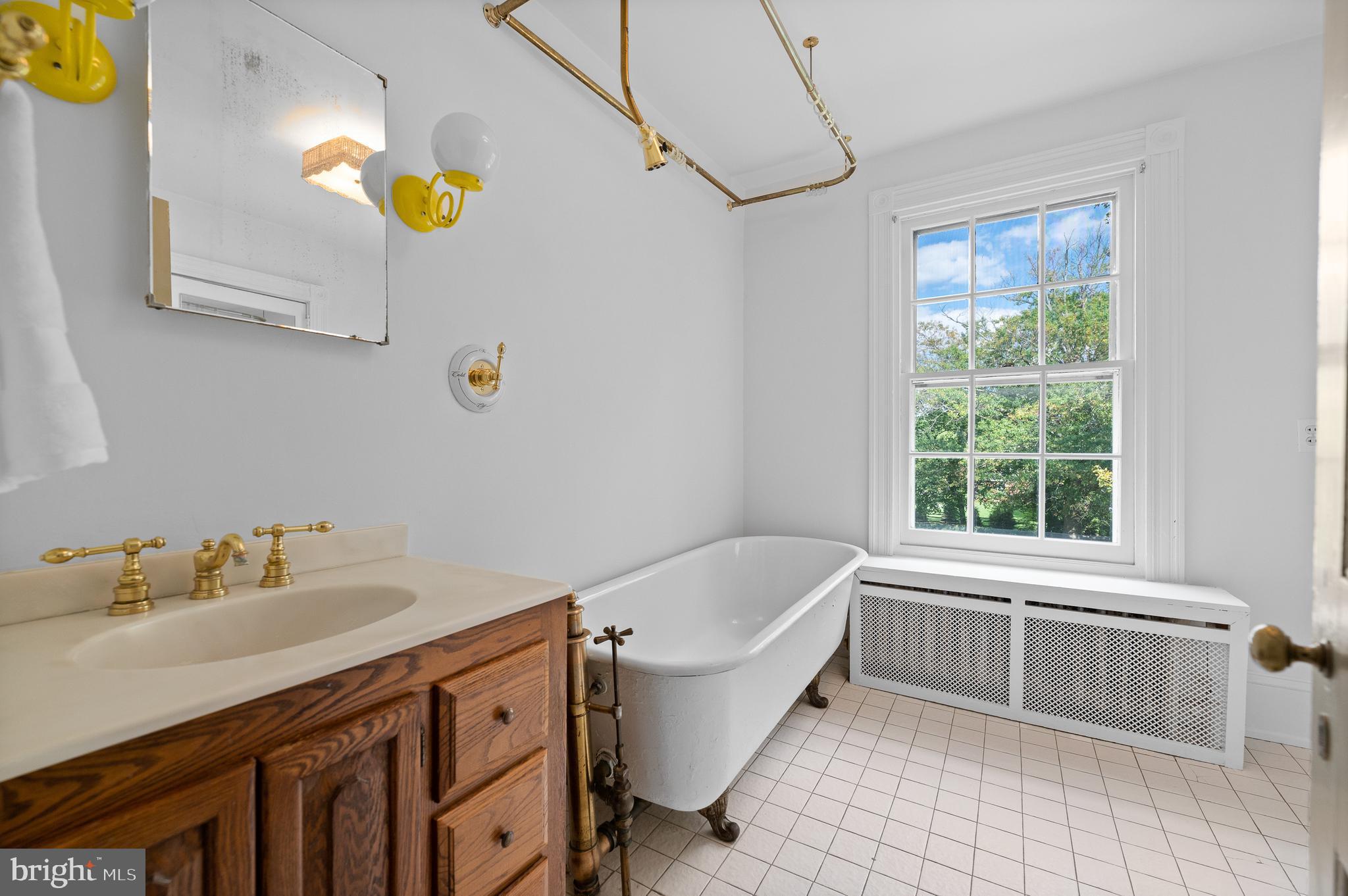 GLADWYNE - Residential