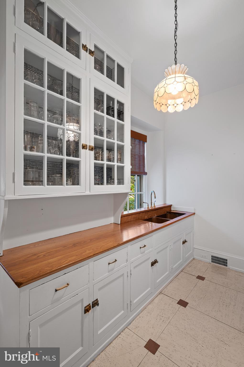 GLADWYNE - Residential