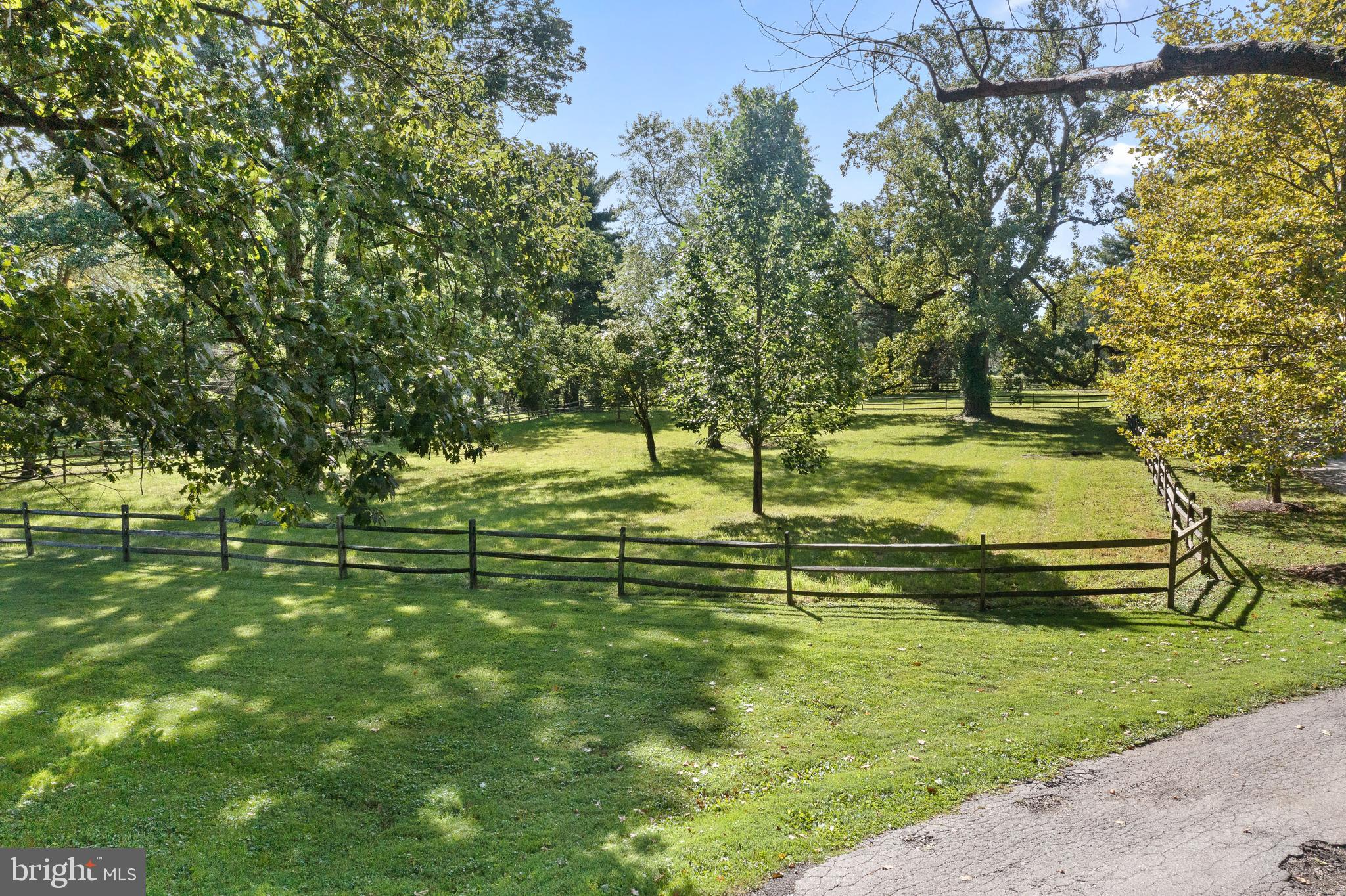 GLADWYNE - Residential