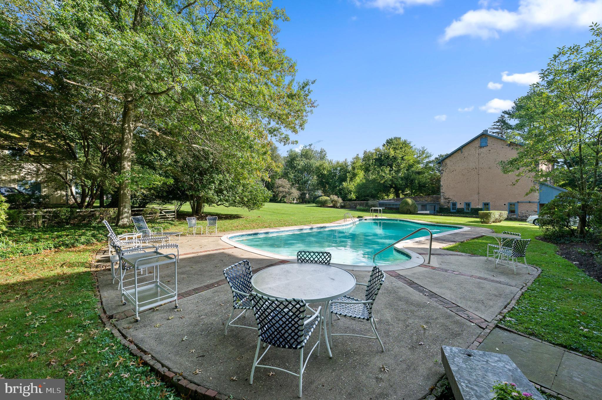 GLADWYNE - Residential