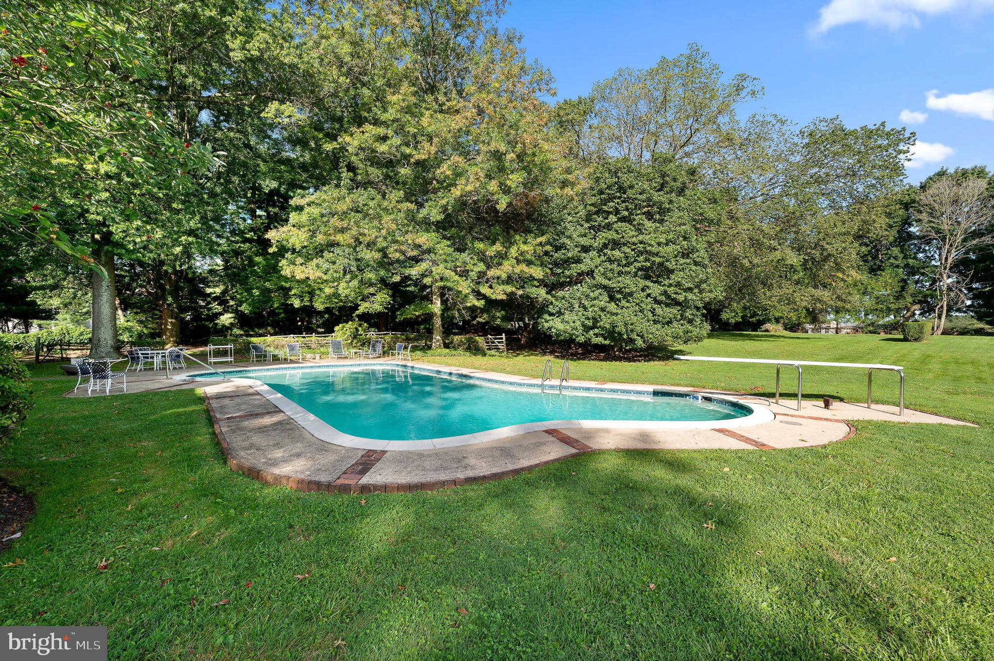 GLADWYNE - Residential