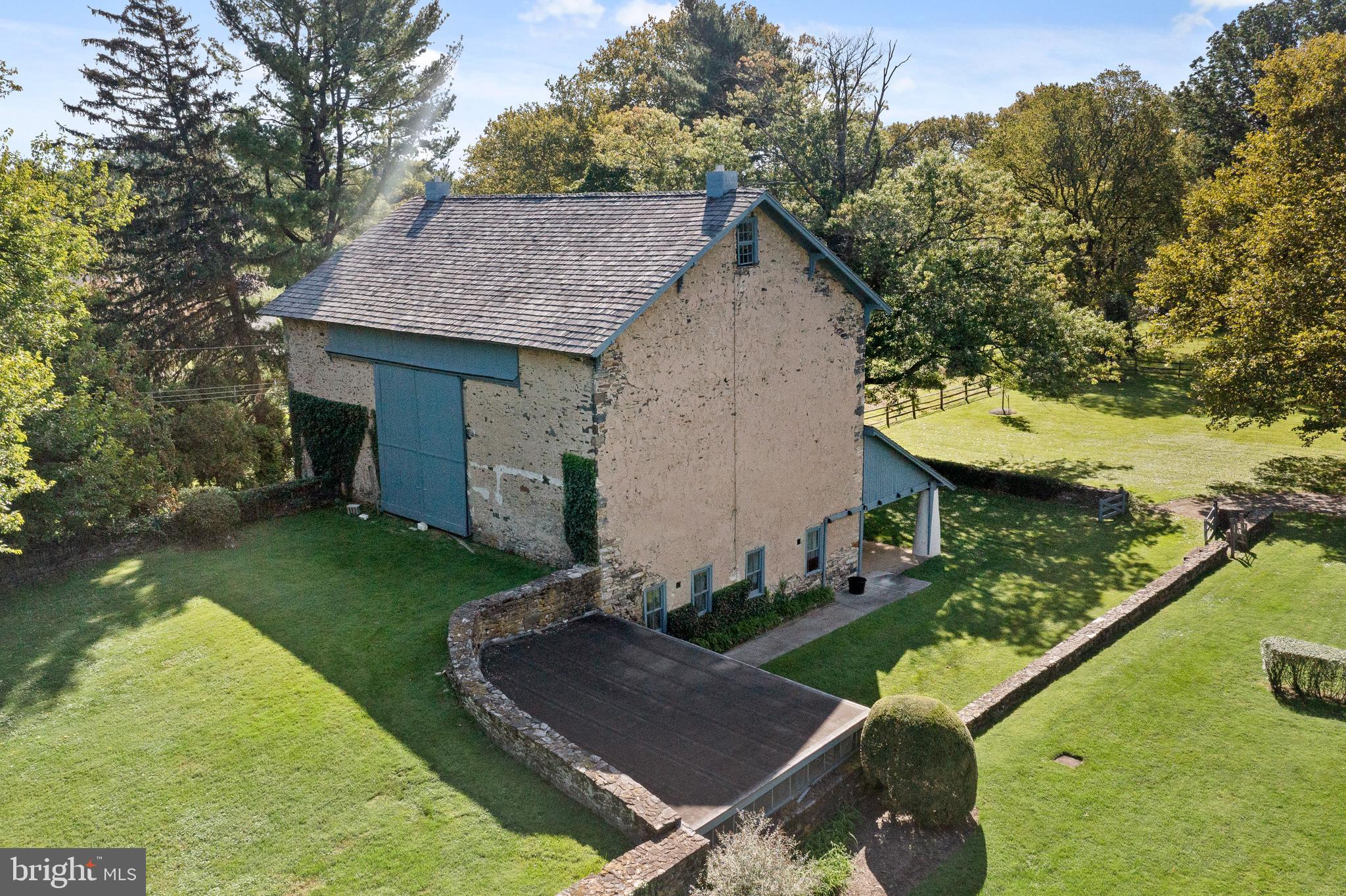 GLADWYNE - Residential