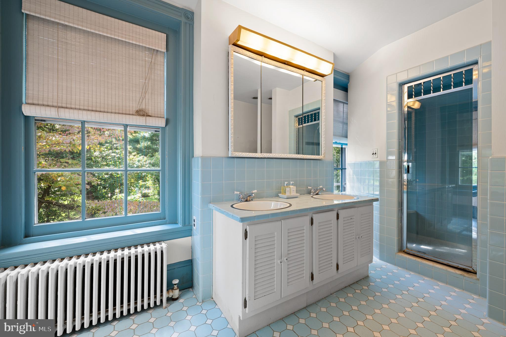 GLADWYNE - Residential