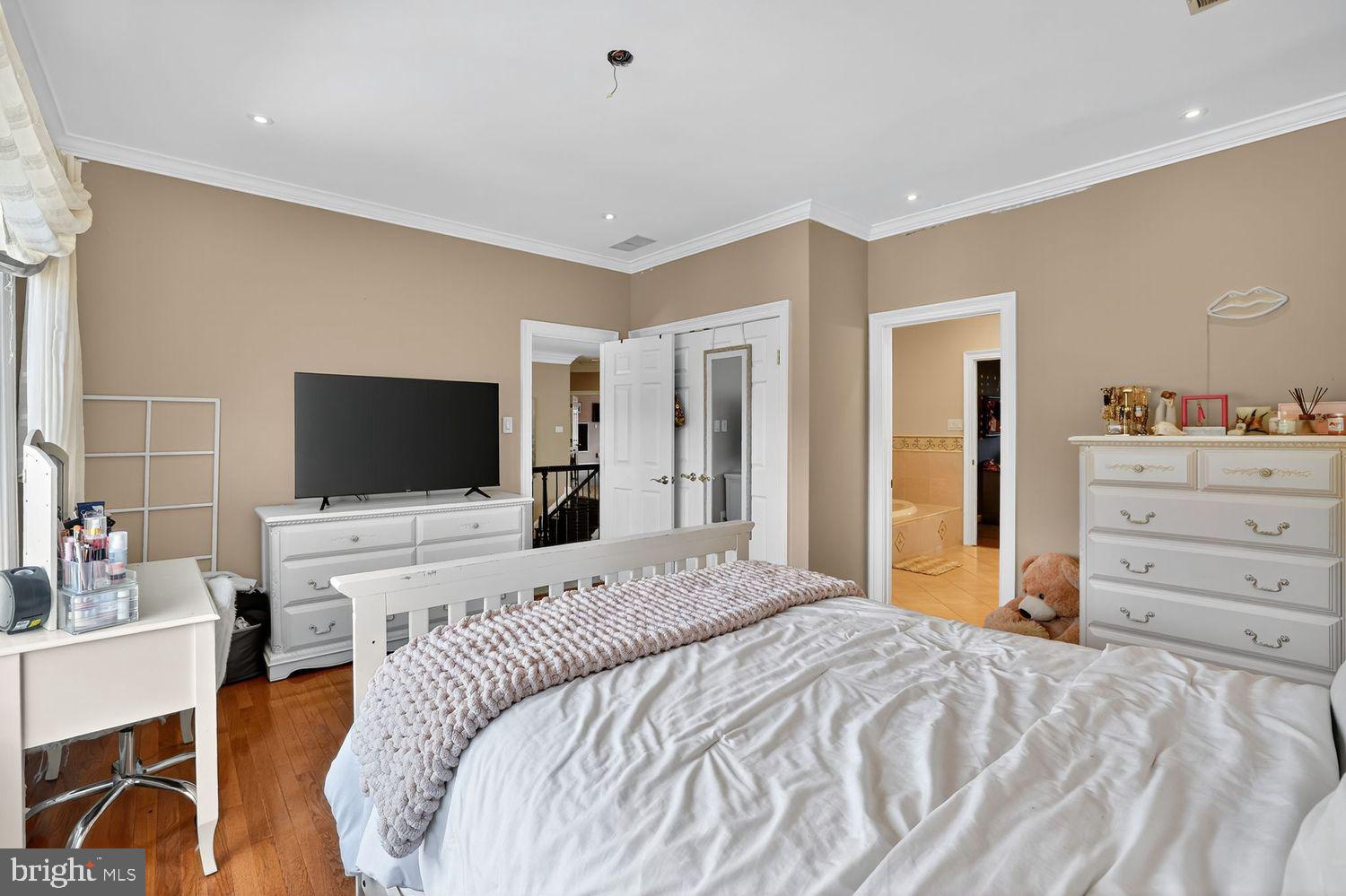 POTOMAC CHASE - Residential