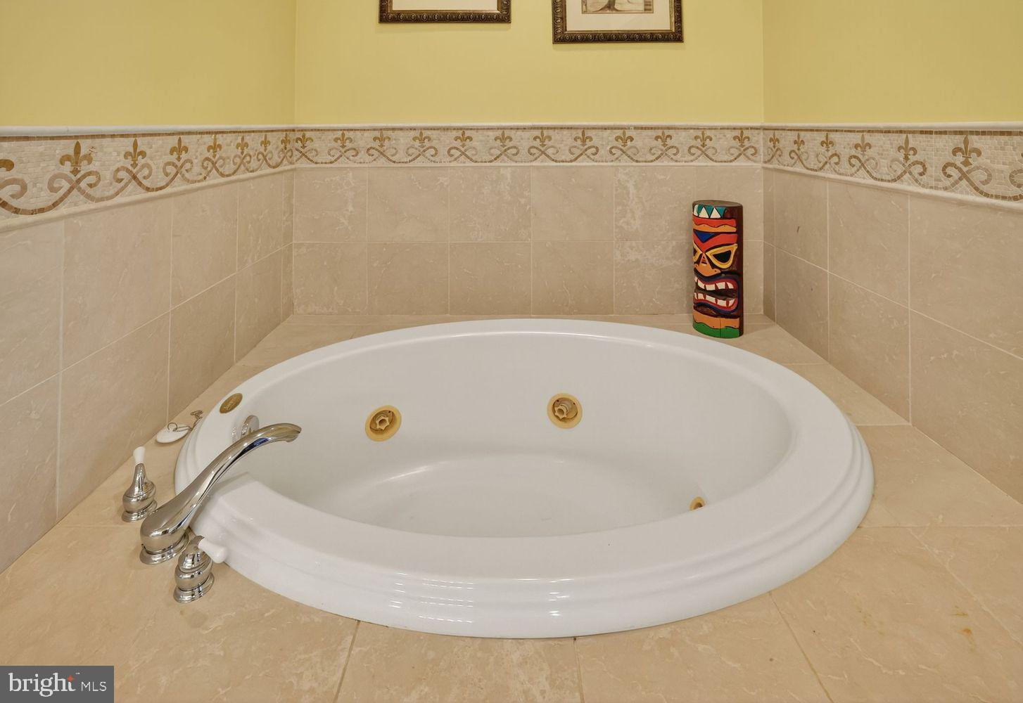 POTOMAC CHASE - Residential