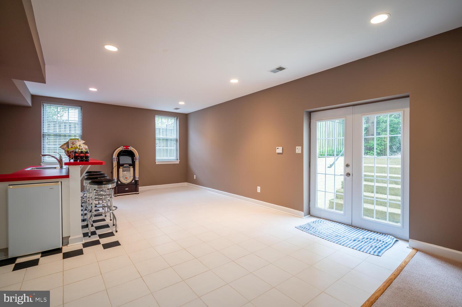 NORTH ARLINGTON - Residential