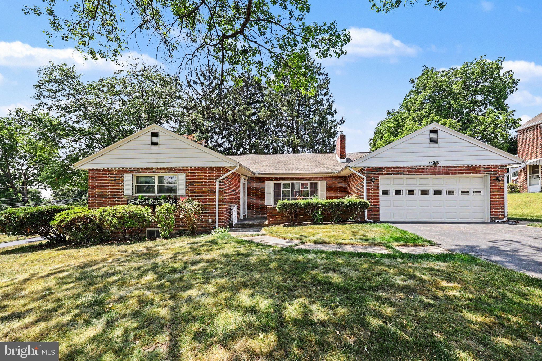 400 ROSEWOOD LANE