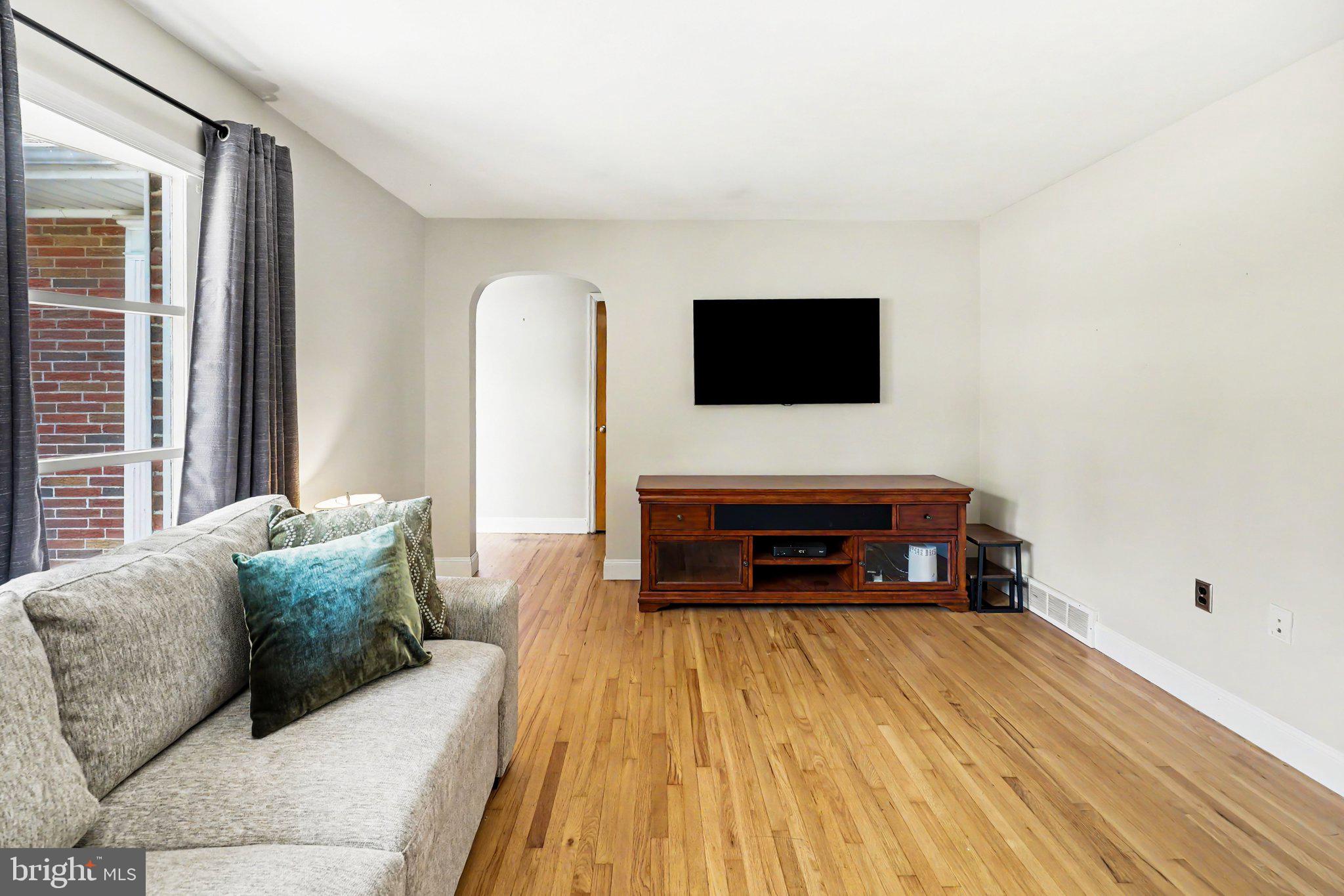 400 ROSEWOOD LANE