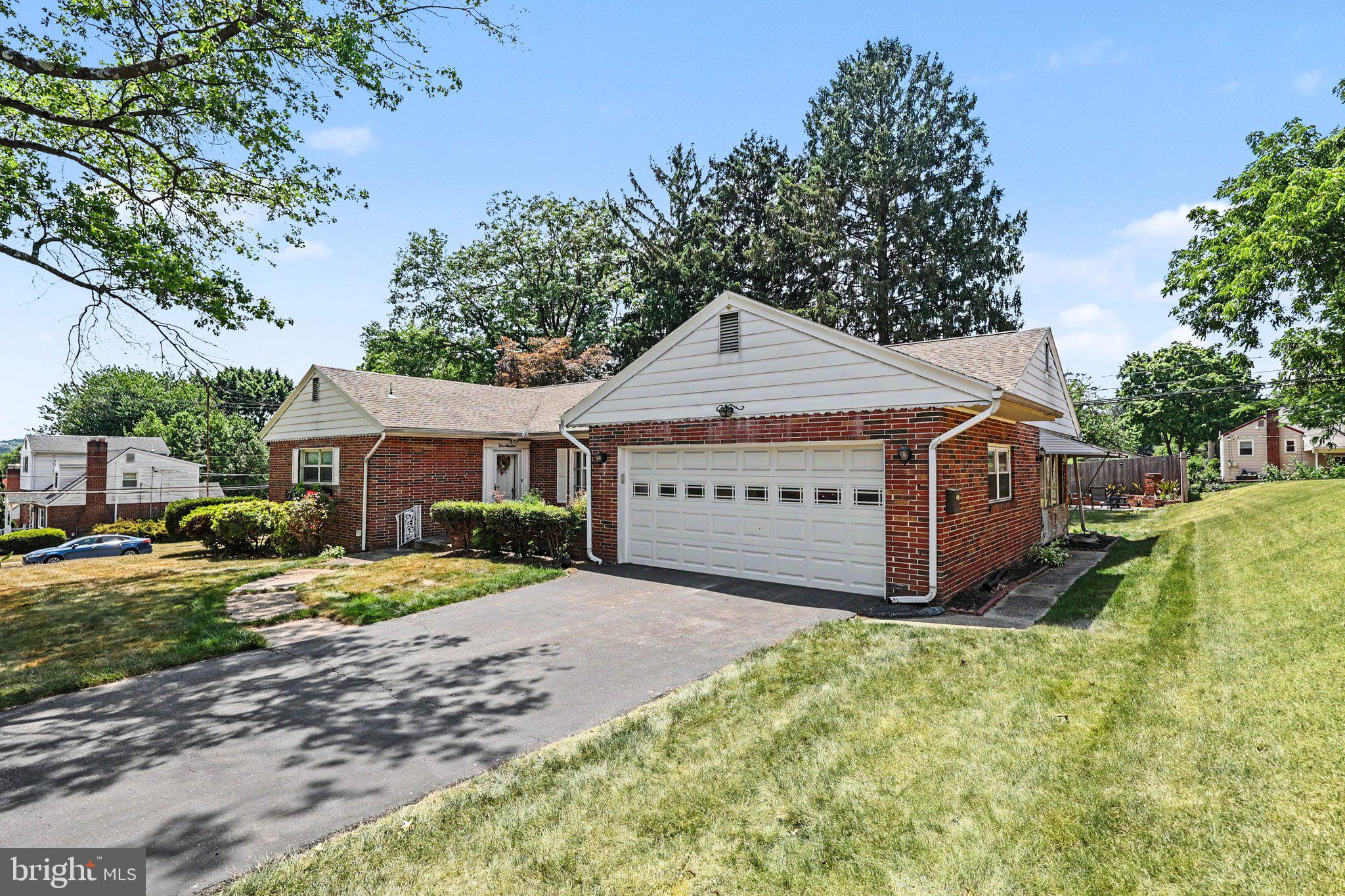 400 ROSEWOOD LANE