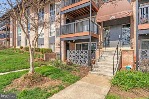 Condo For Sale - 206 Park Terrace Court #38<br/> VIENNA, VA 22180