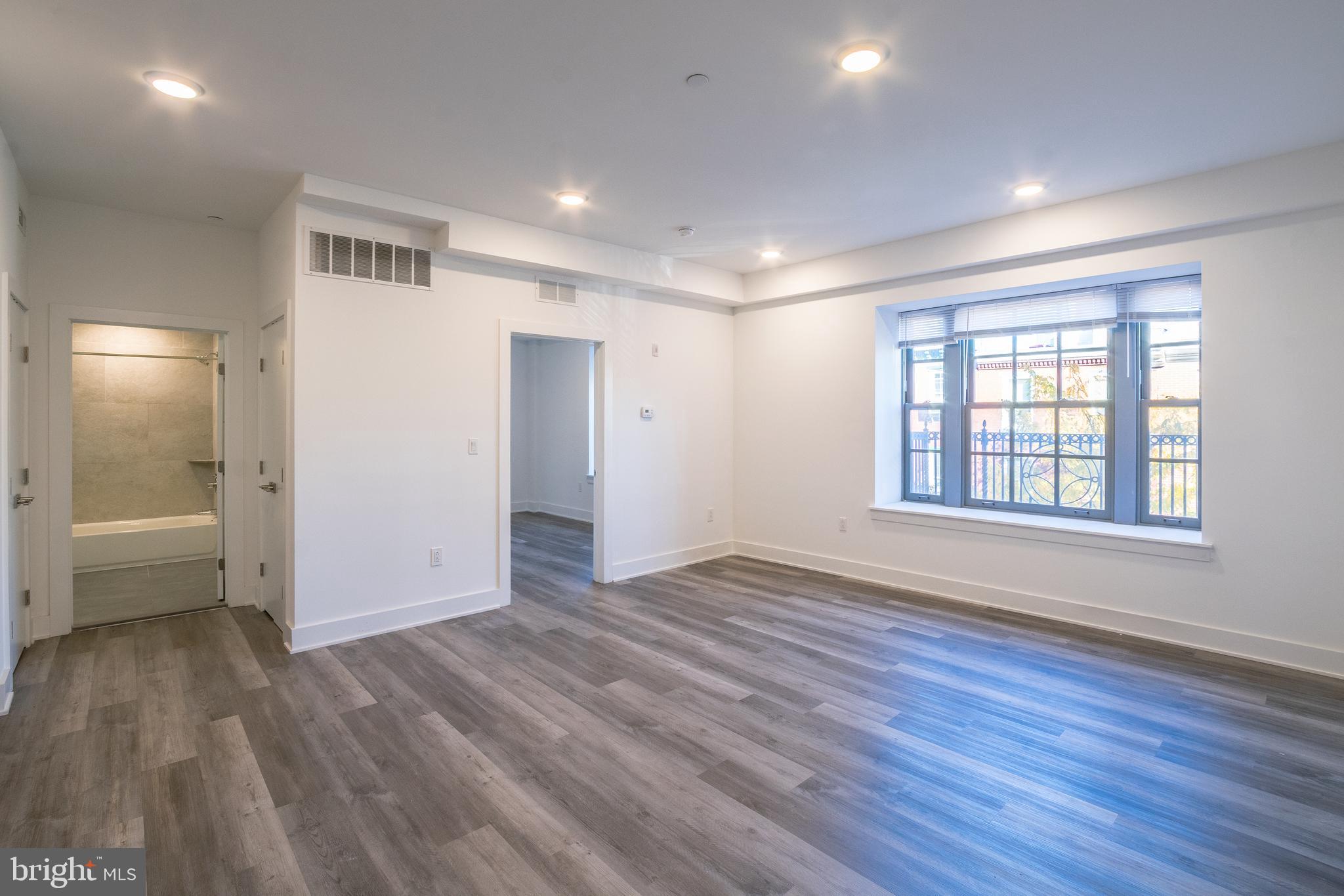 GRADUATE HOSPITAL - Residential Lease