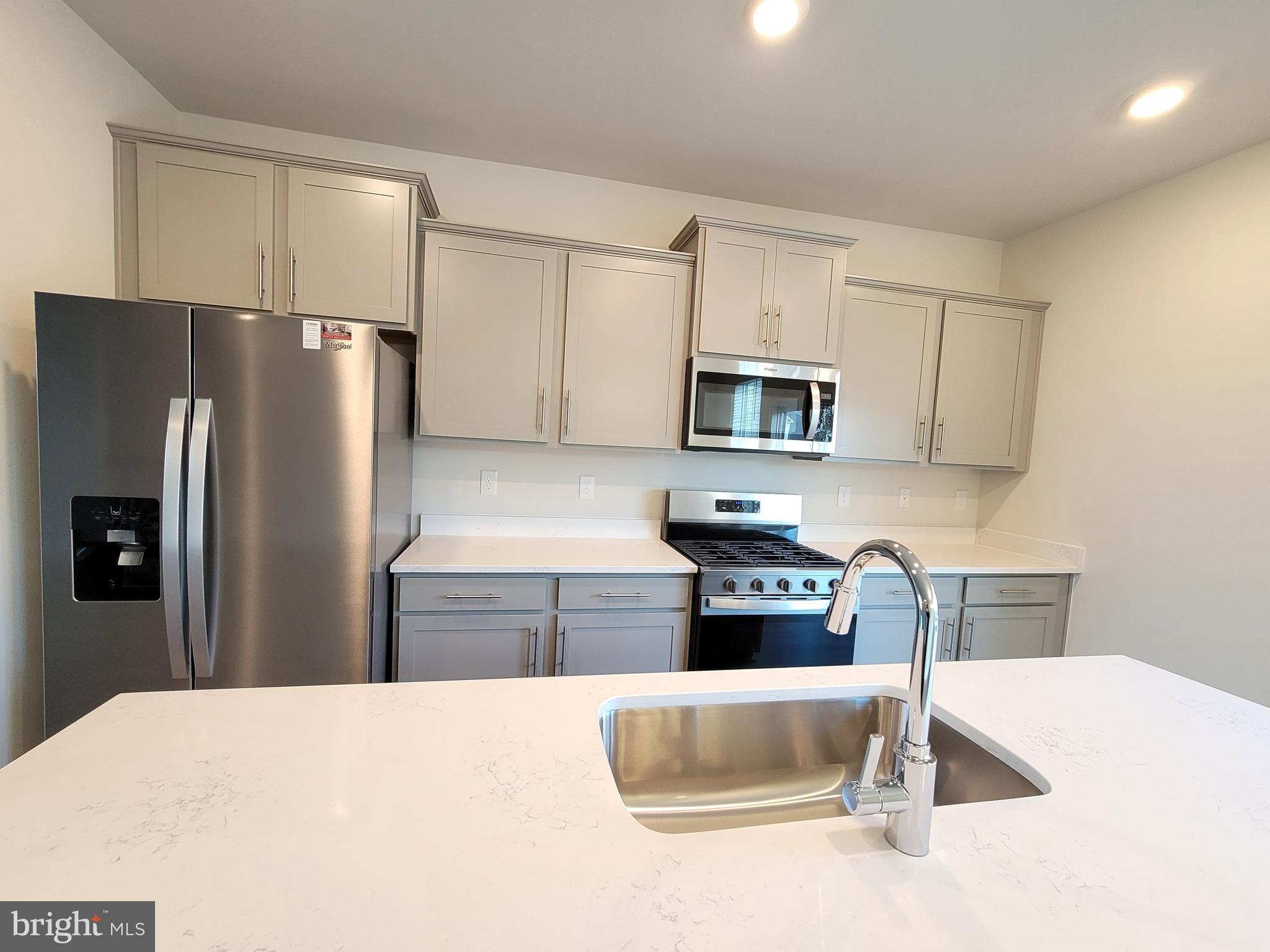 RENN QUARTER - Residential Lease