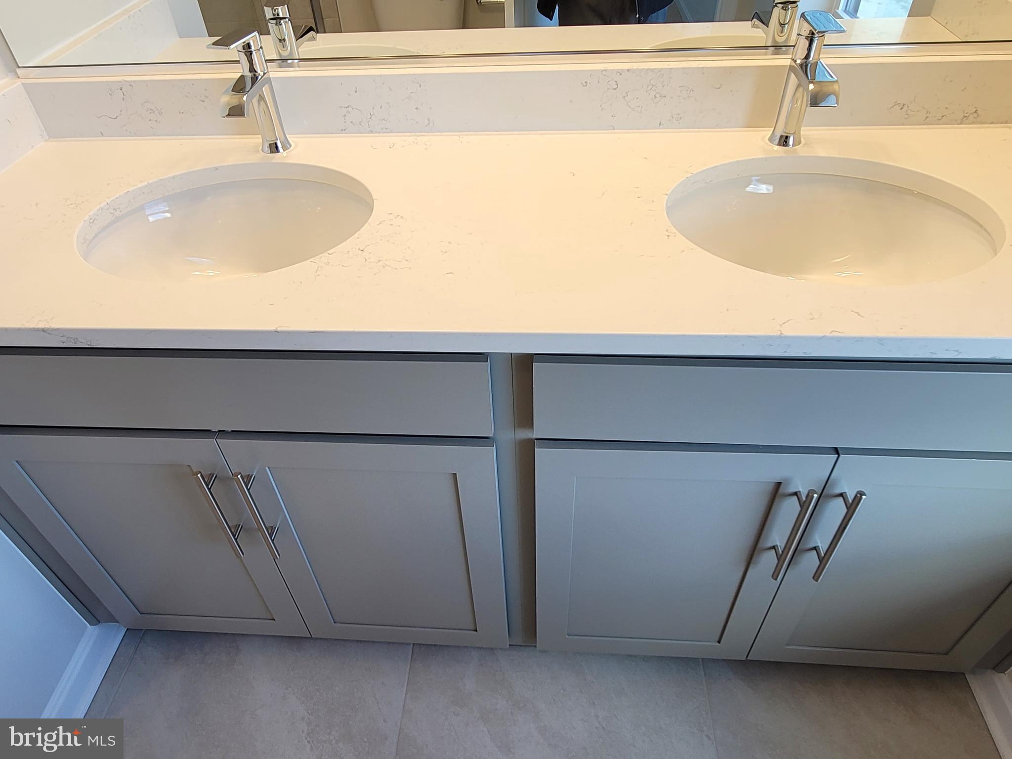 RENN QUARTER - Residential Lease