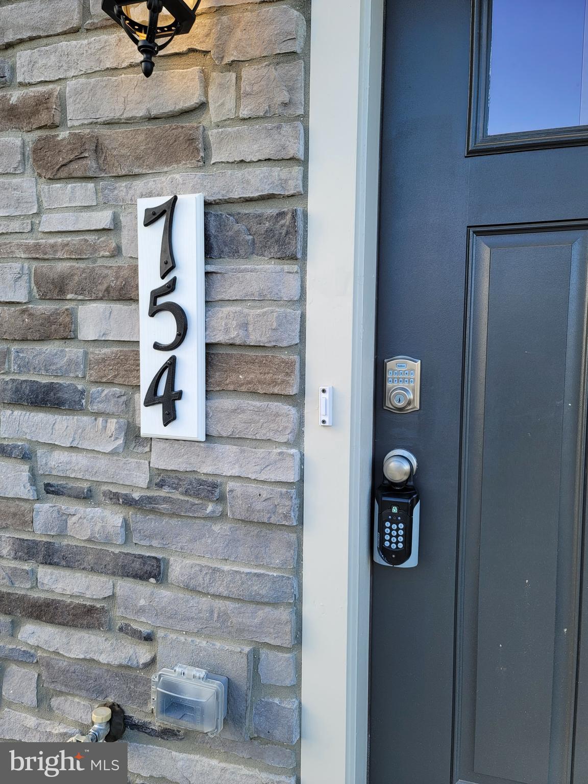 RENN QUARTER - Residential Lease