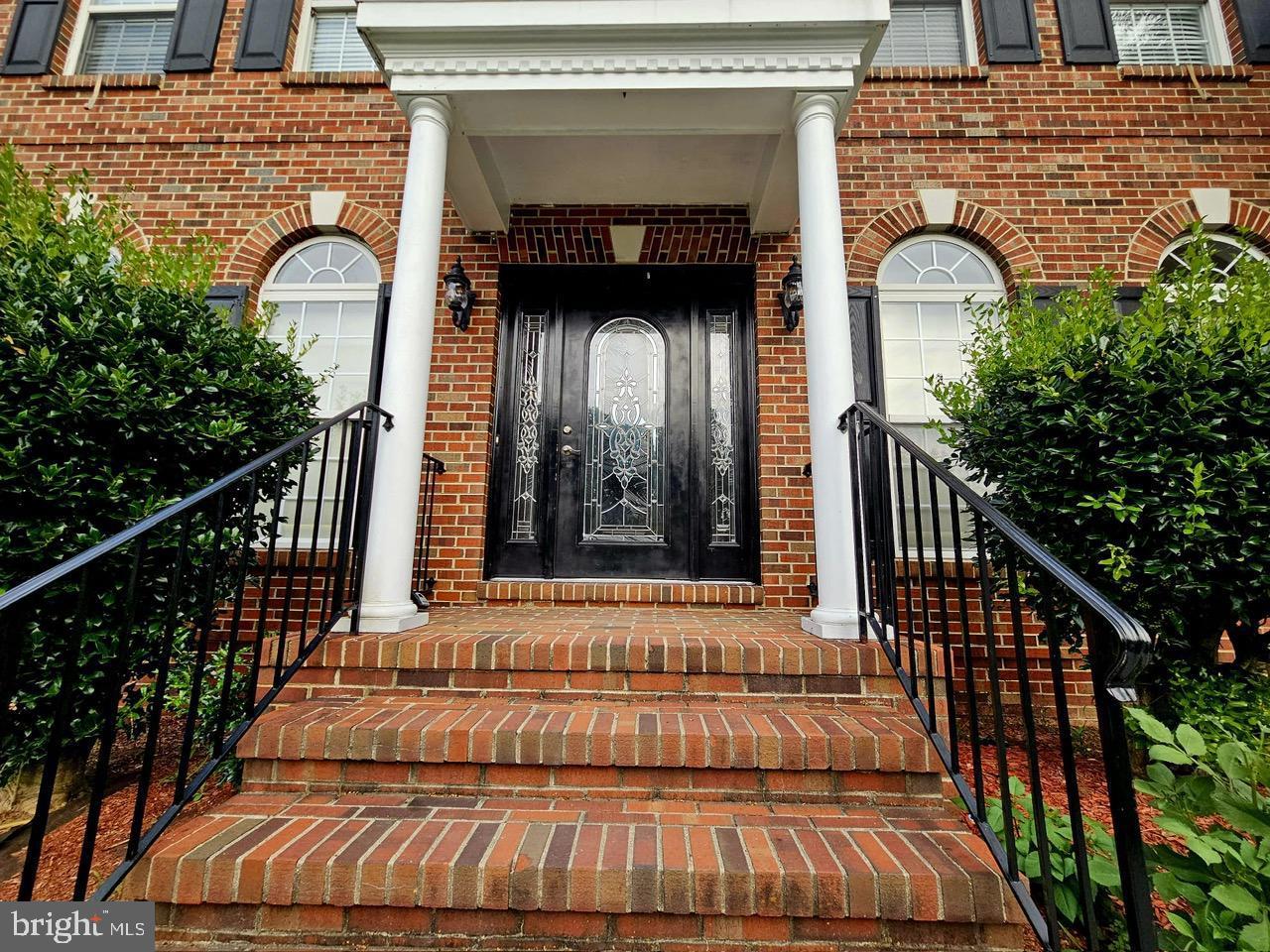 8 COLONEL COLIN COURT